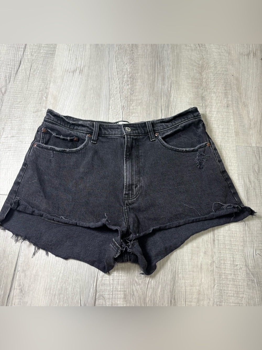 Abercrombie and Fitch The Mom Short High Rise Black Size 32/14 Curve Love